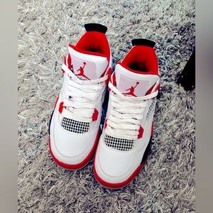 Jordan 4 “Fire Red OG”.